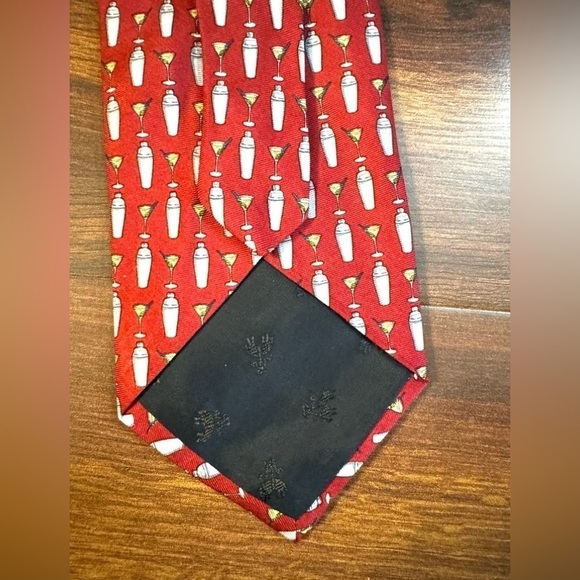 BROOKS BROTHERS Makers Pure Silk Red Party Print Necktie Made in USA - Picture 5 of 9